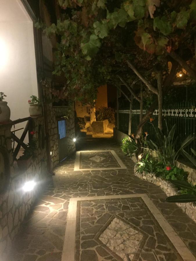 Residenza Antico Borgo Del Pozzo Aparthotel ตรามอนติ ภายนอก รูปภาพ